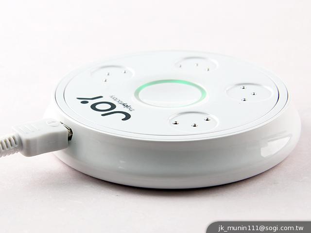 Joy Zip Mini磁吸式充電器 支援多行動裝置充電