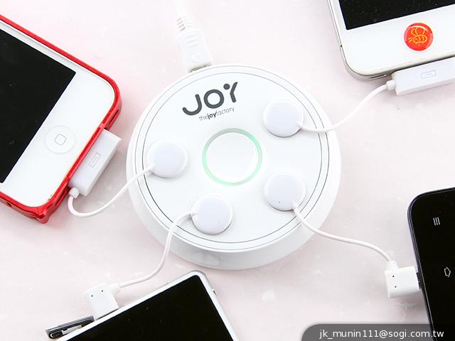 Joy Zip Mini磁吸式充電器 支援多行動裝置充電