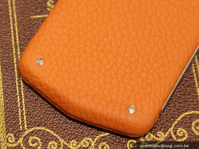 Vertu Constellation奢華手機 19.9萬「平價」登台