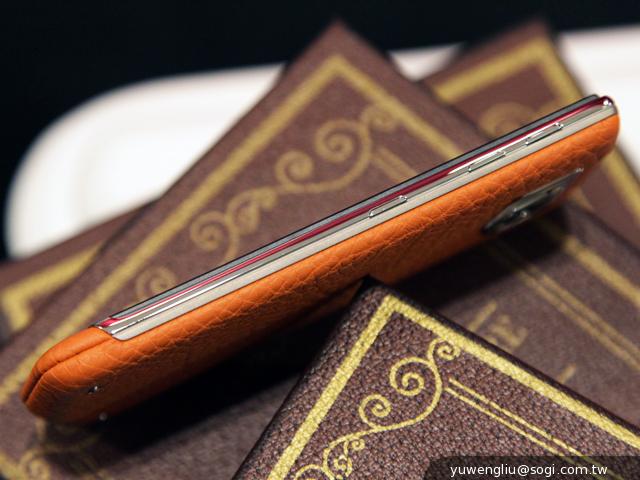 Vertu Constellation奢華手機 19.9萬「平價」登台