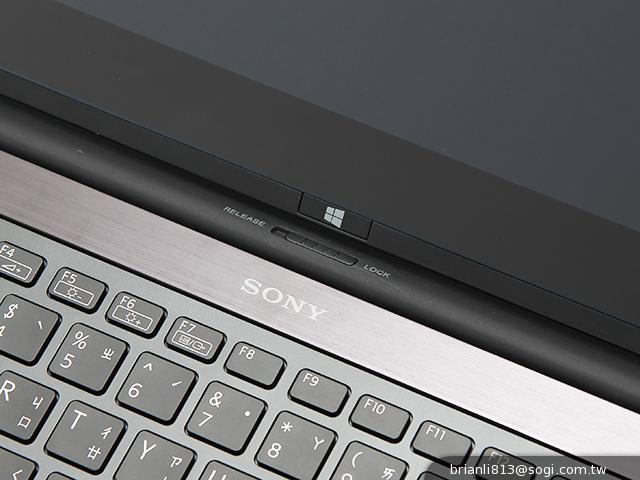 Sony VAIO Fit系列平板筆電 輕鬆翻面變換使用 Sony VAIO Fit系列平板筆電 輕鬆翻面變換使用