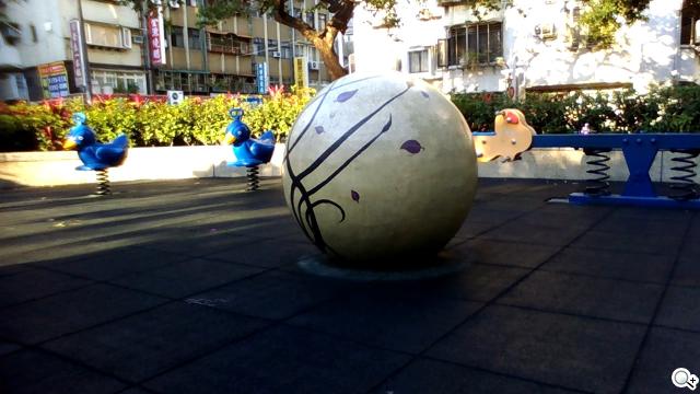 Sony VAIO Fit系列平板筆電 輕鬆翻面變換使用 Sony VAIO Fit系列平板筆電 輕鬆翻面變換使用