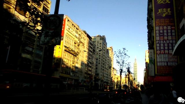 Sony VAIO Fit系列平板筆電 輕鬆翻面變換使用 Sony VAIO Fit系列平板筆電 輕鬆翻面變換使用