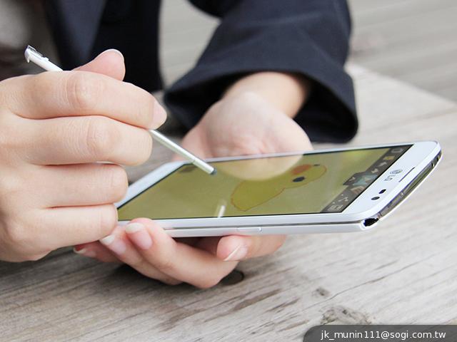 5.5吋LG G Pro Lite 不NG觸控筆隨寫、操作新體驗