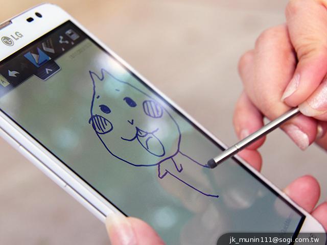 5.5吋LG G Pro Lite 不NG觸控筆隨寫、操作新體驗