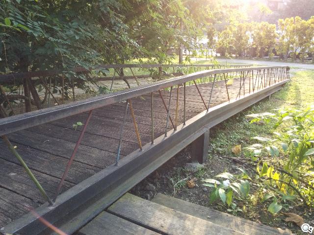 KitKat原生機Google Nexus 5、安卓4.4深度實測