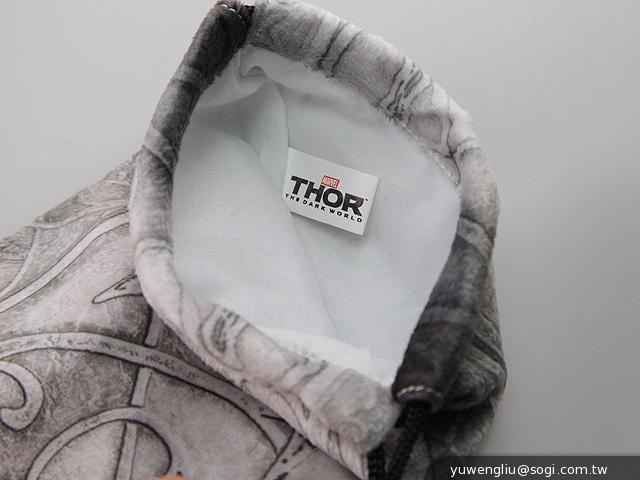 讓索爾幫手機充電 InfoThink雷神之鎚行動電源