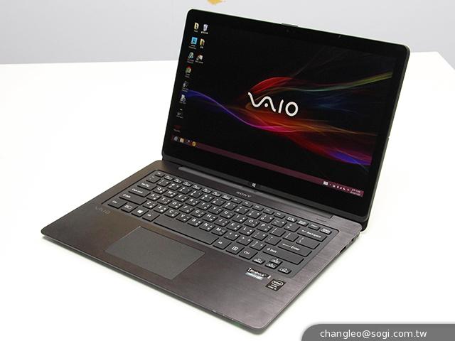 Sony VAIO Fit系列平板筆電 輕鬆翻面變換使用 Sony VAIO Fit系列平板筆電 輕鬆翻面變換使用