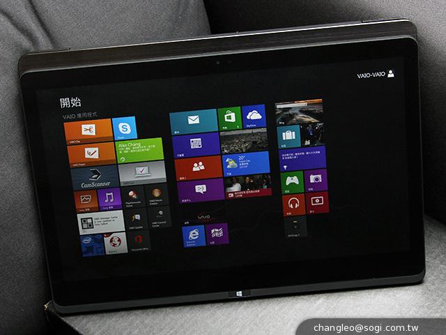 Sony VAIO Fit系列平板筆電 輕鬆翻面變換使用 Sony VAIO Fit系列平板筆電 輕鬆翻面變換使用