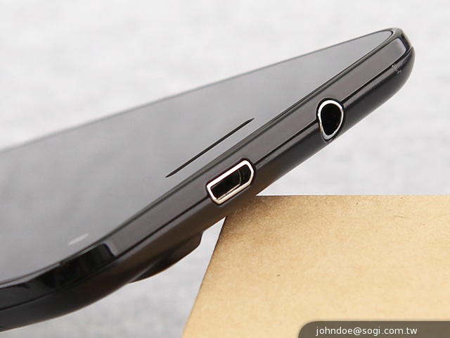 薄、還有2G RAM！高CP值GSmart Guru實測