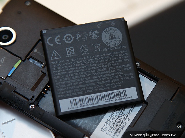 HTC攜手電信三雄推Desire系列手機 實機動手玩