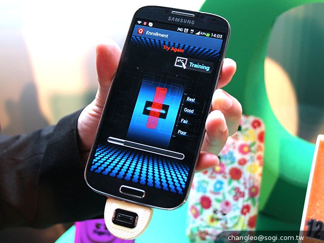 手機裝上​PrivacQ配件 也能享有指紋加密、隱私防護功能