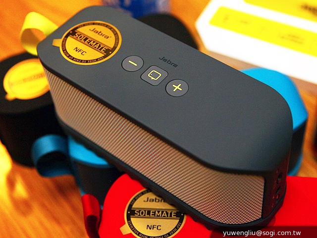 Jabra推出SOLEMATE系列新款NFC多彩藍牙喇叭