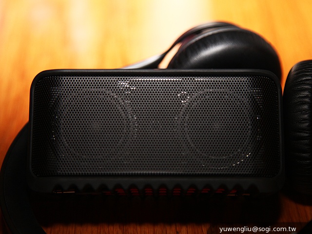 Jabra推出SOLEMATE系列新款NFC多彩藍牙喇叭