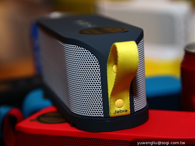 Jabra推出SOLEMATE系列新款NFC多彩藍牙喇叭