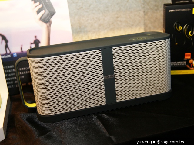 Jabra推出SOLEMATE系列新款NFC多彩藍牙喇叭
