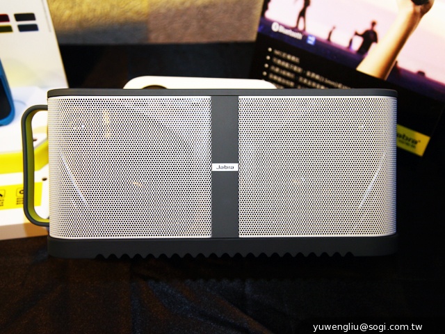 Jabra推出SOLEMATE系列新款NFC多彩藍牙喇叭