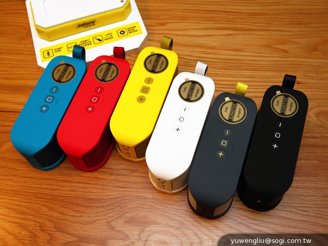 Jabra推出SOLEMATE系列新款NFC多彩藍牙喇叭