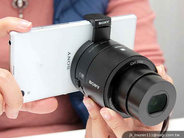 索尼QX100相機 20.2MP外掛手機 化身專業攝手