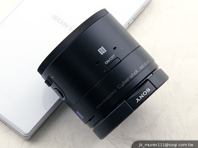 索尼QX100相機 20.2MP外掛手機 化身專業攝手