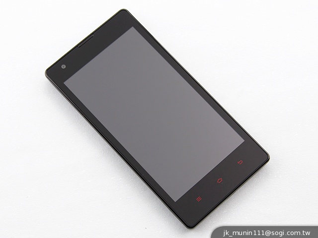 超低價四核雙卡機襲台！紅米手機WCDMA版實測