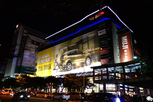 索尼QX100相機 20.2MP外掛手機 化身專業攝手