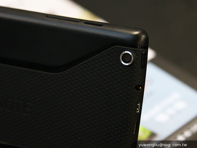 NVIDIA Tegra Note 7動手玩 預購6990元送皮套【102資訊月】