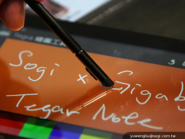 NVIDIA Tegra Note 7動手玩 預購6990元送皮套【102資訊月】