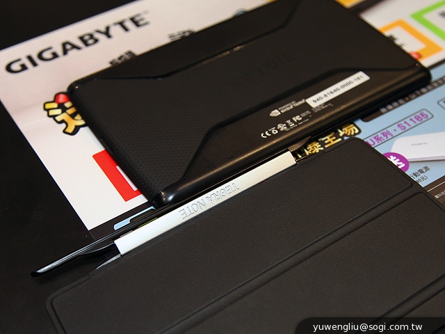 NVIDIA Tegra Note 7動手玩 預購6990元送皮套【102資訊月】