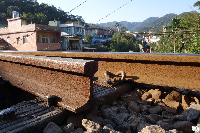 索尼QX100相機 20.2MP外掛手機 化身專業攝手