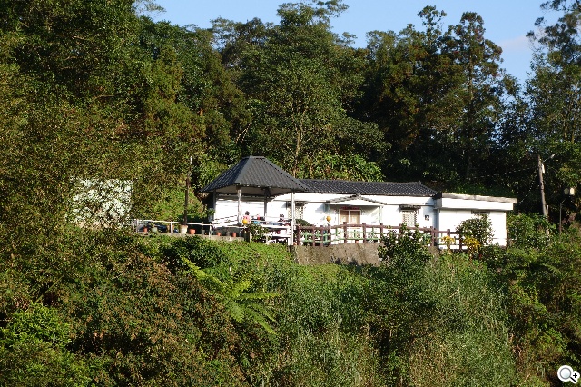 索尼QX100相機 20.2MP外掛手機 化身專業攝手