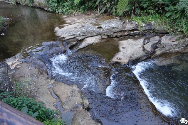 索尼QX100相機 20.2MP外掛手機 化身專業攝手