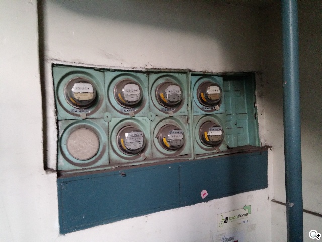 6吋可彎曲自動修復手機 LG G Flex動手玩