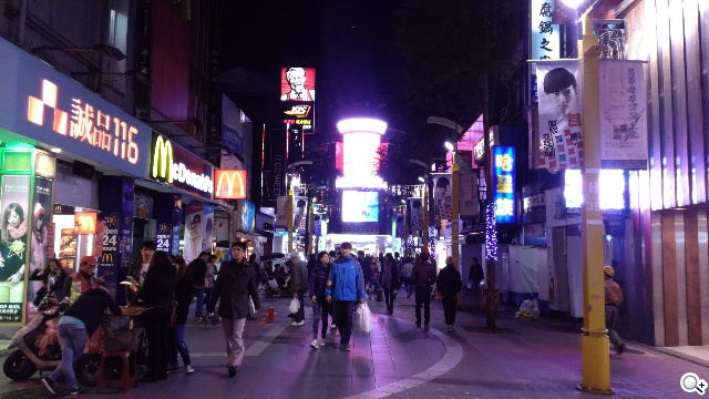 平價享受One體驗 HTC Desire 700 dual sim