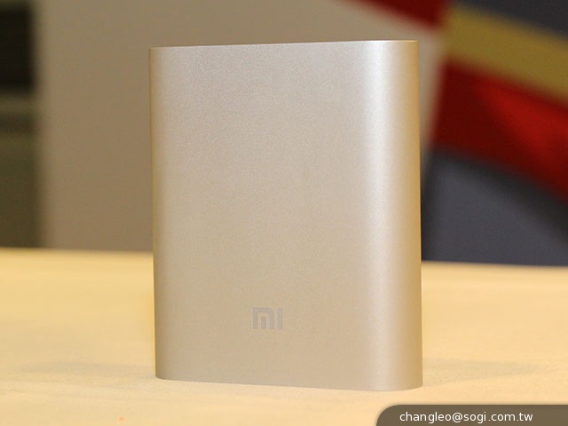 小米超大容量10400mAh行動電源 台灣亮相只售345元