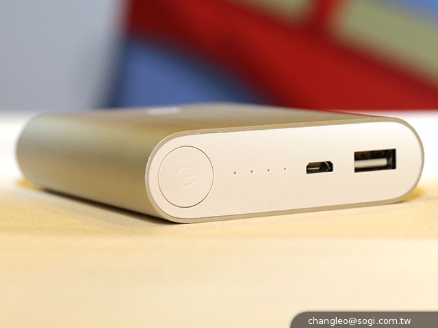 小米超大容量10400mAh行動電源 台灣亮相只售345元
