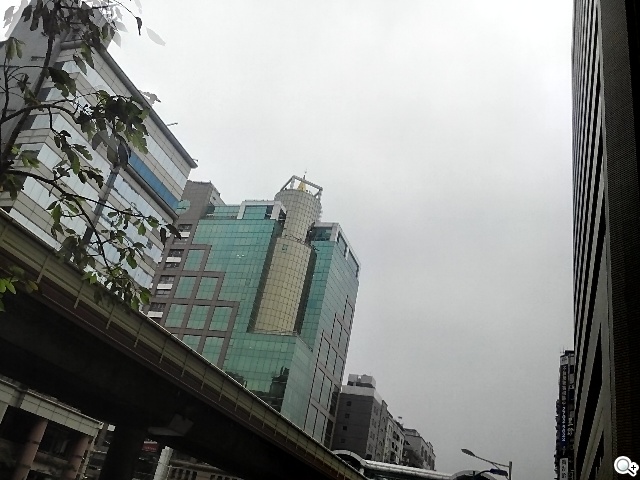 三段變身！有腳的平板Lenovo Yoga Tablet 10