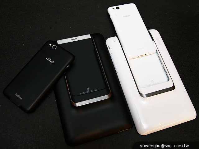 華碩PadFone mini 4.3動手玩 手機+平板1萬2有找