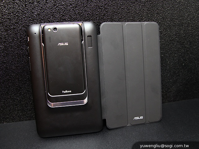 華碩PadFone mini 4.3動手玩 手機+平板1萬2有找