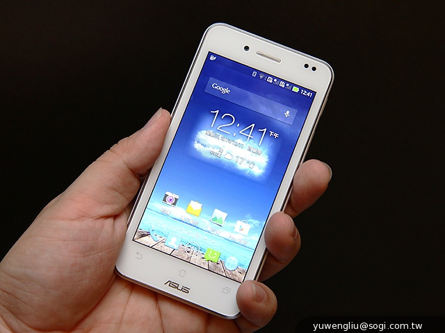 華碩PadFone mini 4.3動手玩 手機+平板1萬2有找