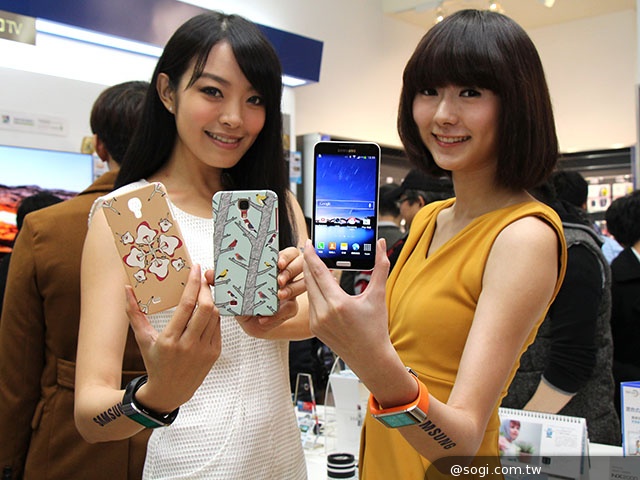 三星GALAXY J開賣送Gear 安心亞站台 再推購機優惠