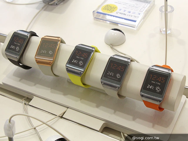 三星GALAXY J開賣送Gear 安心亞站台 再推購機優惠