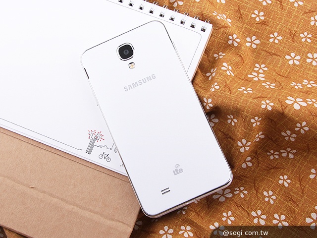 日韓混血才貌雙修 三星GALAXY J實測