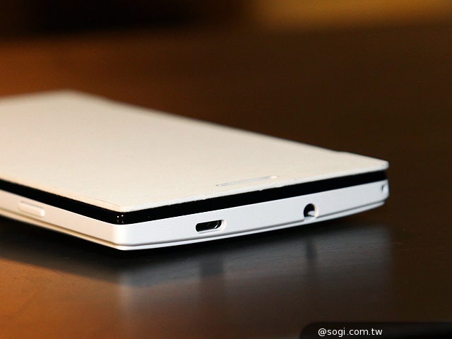 麗臺發表五千有找amor A7手機 與L1-Cloud定位器