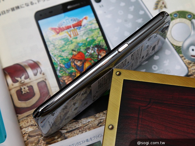 不朽經典加持 Sharp SH-01F勇者鬥惡龍限量版實測