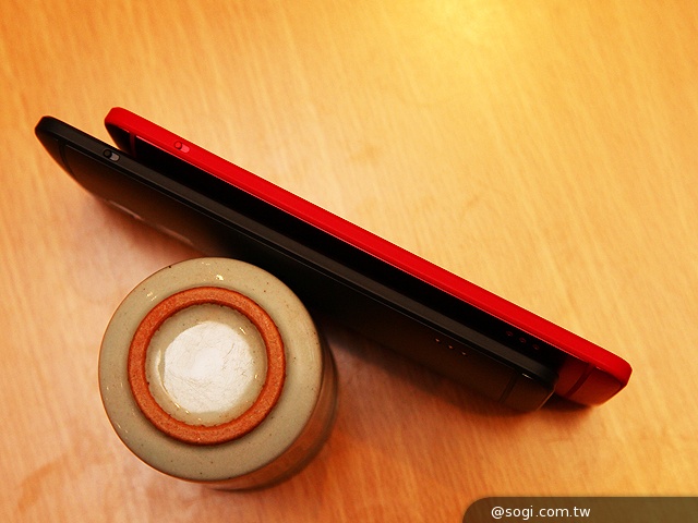 HTC One max魅麗紅、絕地黑雙色圖賞