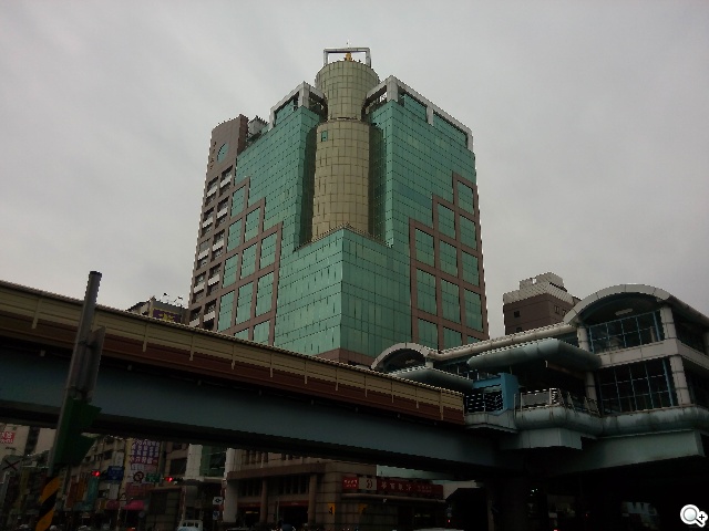 千萬畫素輕薄時尚 BenQ F3平價四核機