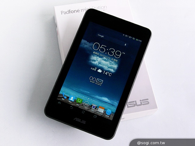 ASUS PadFone mini 4.3 雙卡機一秒變身7吋平板