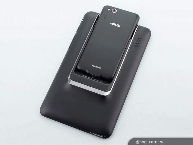 ASUS PadFone mini 4.3 雙卡機一秒變身7吋平板