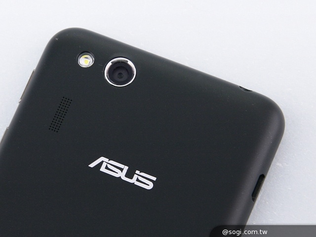ASUS PadFone mini 4.3 雙卡機一秒變身7吋平板